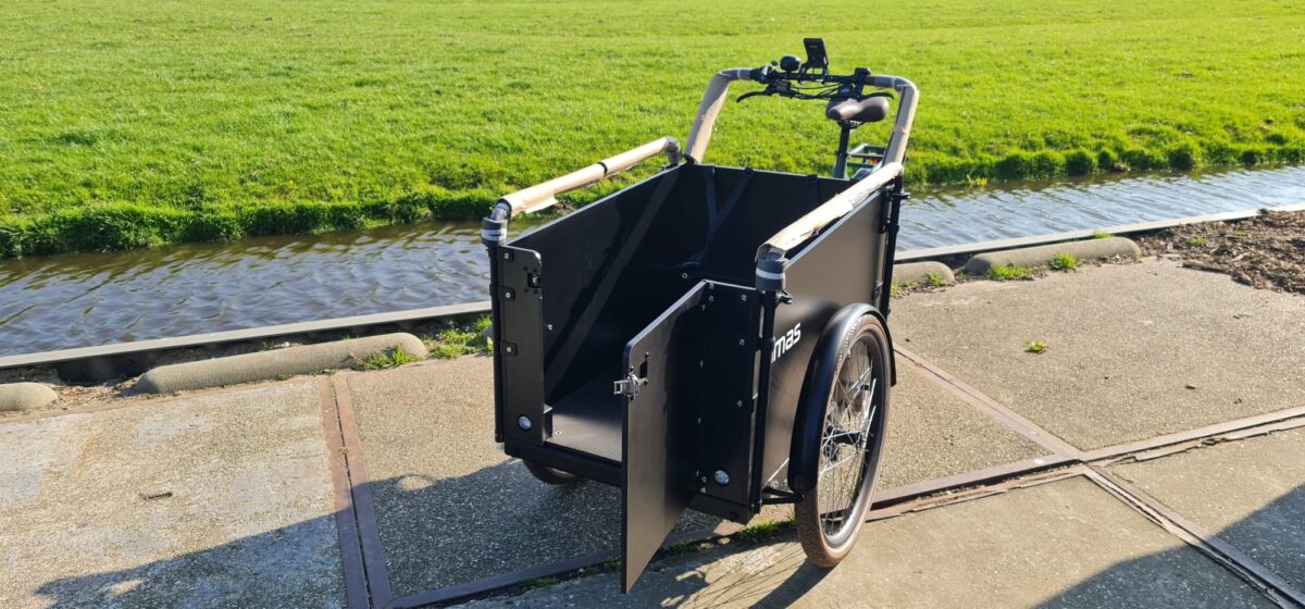 Bakfiets voor hond Bimas Ecargo doggy bakfiets met honden deurtje luikje